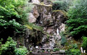 Le Sanctuaire Notre Dame de la Paix à Saint Auvent  « le petit Lourdes en Limousin ».