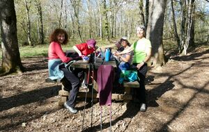 Pause casse-croûte aux Grandes Baraques.