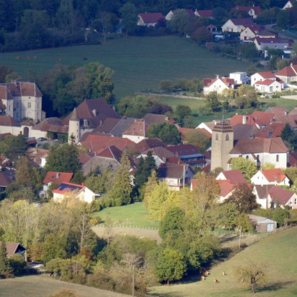 Rando du 14 octobre 2026, dans la forêt de Chailluz jusqu'au Fort de la Dame Blanche. - Zoom sur le Château et l'église de Bonnay, depuis la corniche de Genau.